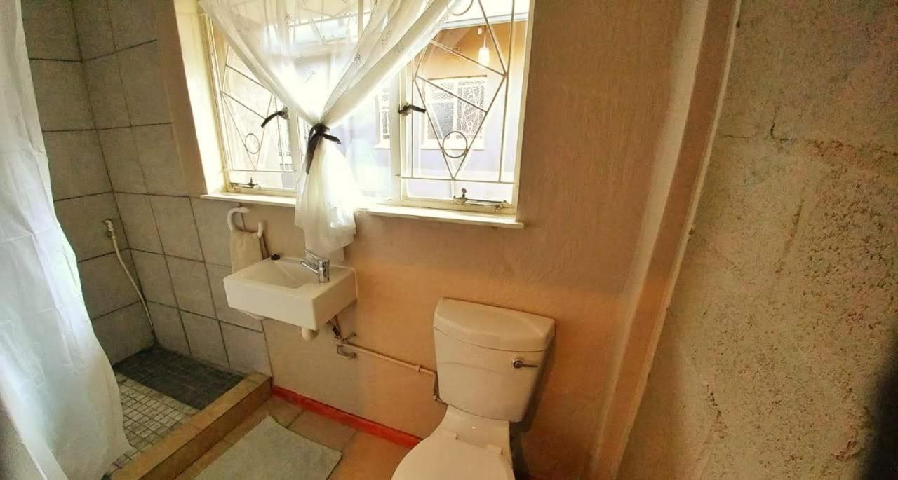 A & R Guesthouse Блумфонтейн Екстер'єр фото