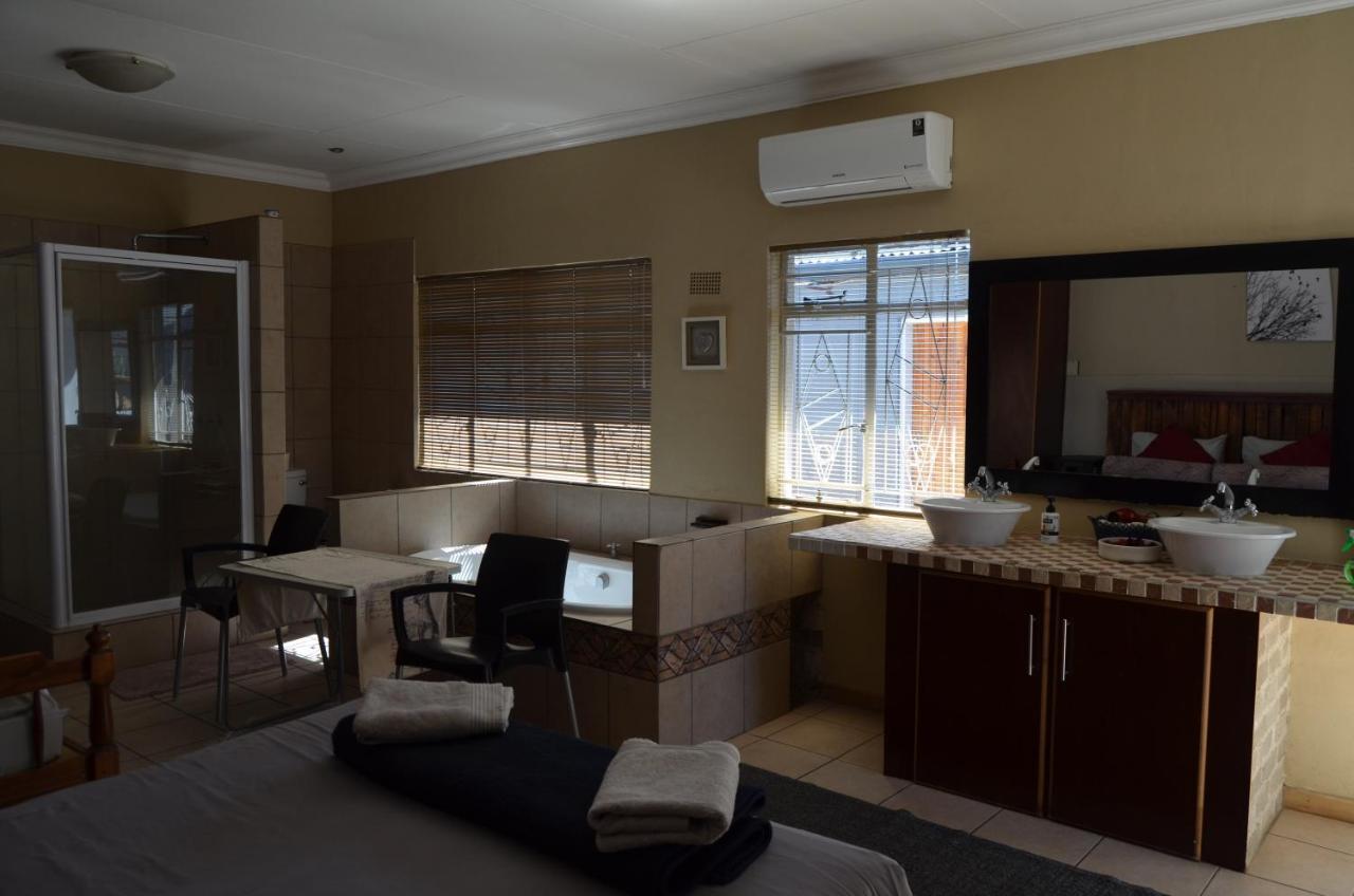 A & R Guesthouse Блумфонтейн Екстер'єр фото